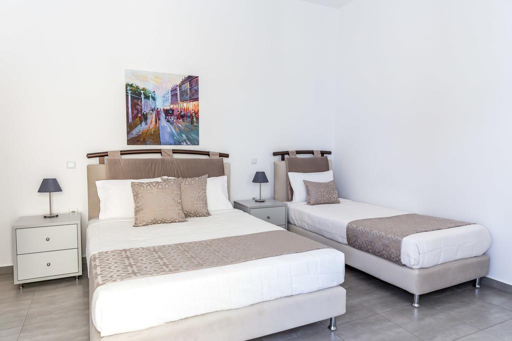 Aigli Villa Fira  Rum bild